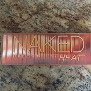 Authentic Urban Decay Heat palette